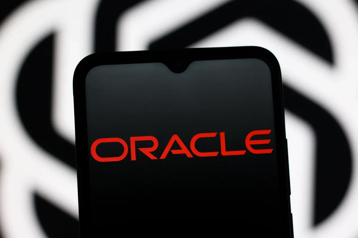 Oracle Plans $18 Billion Bond Sale Amid Stock Pullback