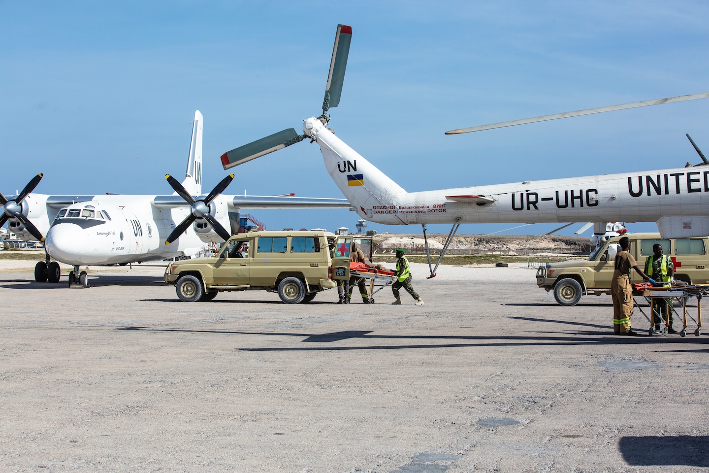 Featured image for "UN Helicopter Kidnapping: Somali Extremists Capture Hostages After Crash Landing"