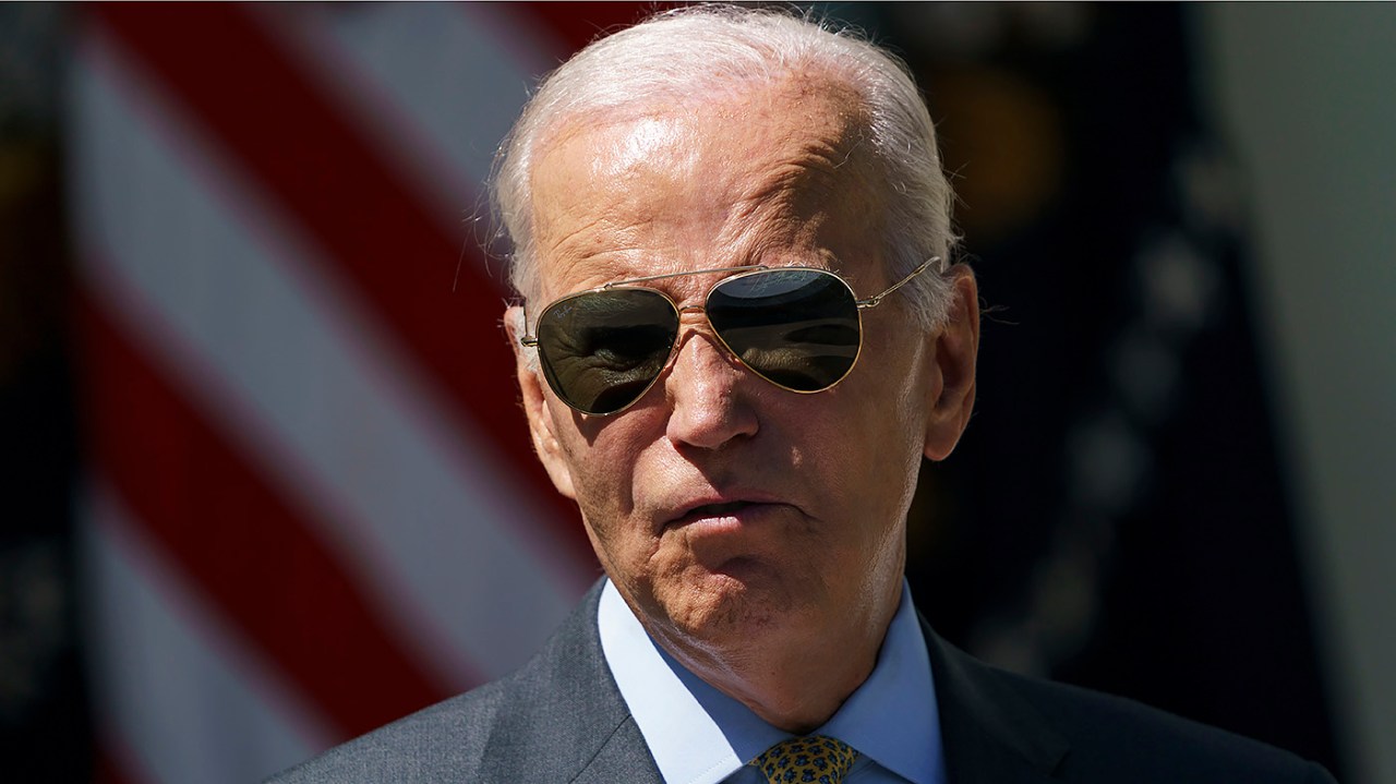 White House's Veto Threat and Biden's 'Split-Screen' Strategy Aim to Shorten Government Shutdown