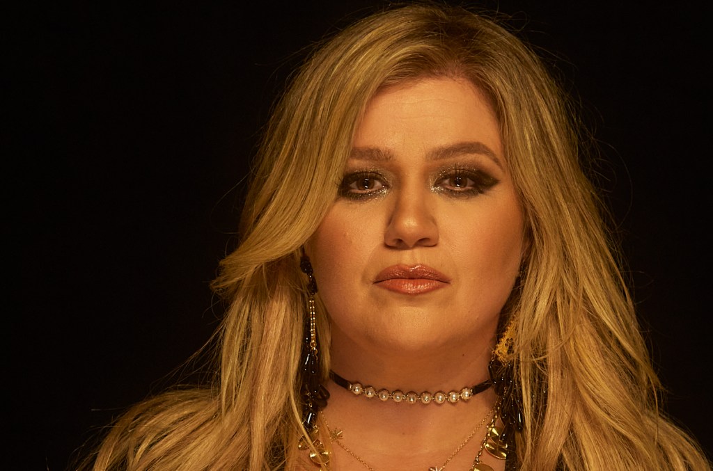 Kelly Clarkson's Vegas Residency Continues with Intimate Chemistry and Big Announcements.