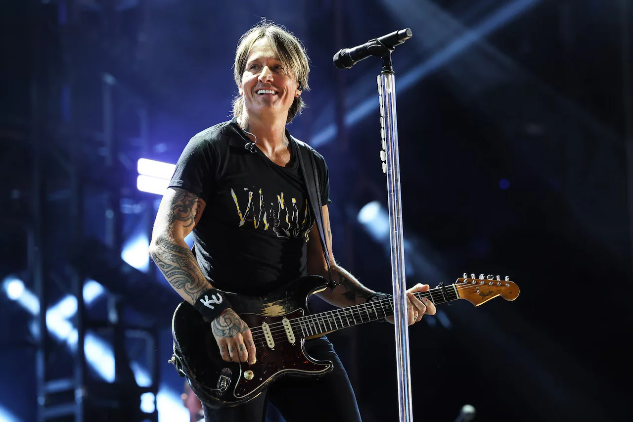 Keith Urban Renames Song Lyrics to Honor New Guitarist Amid Divorce from Nicole Kidman