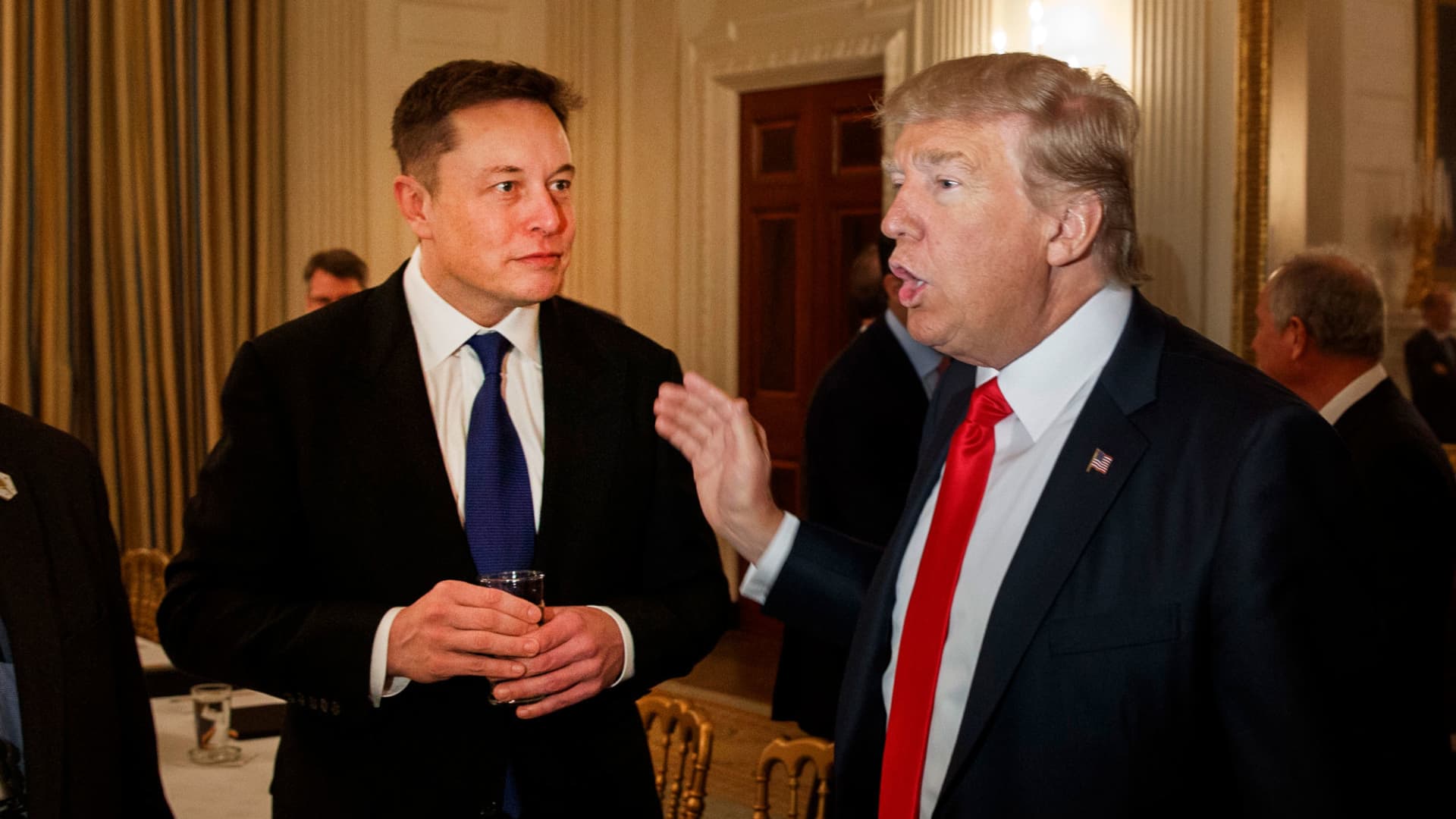 Featured image for "Elon Musk Meets with Trump in Florida Amid Fundraising Concerns"
