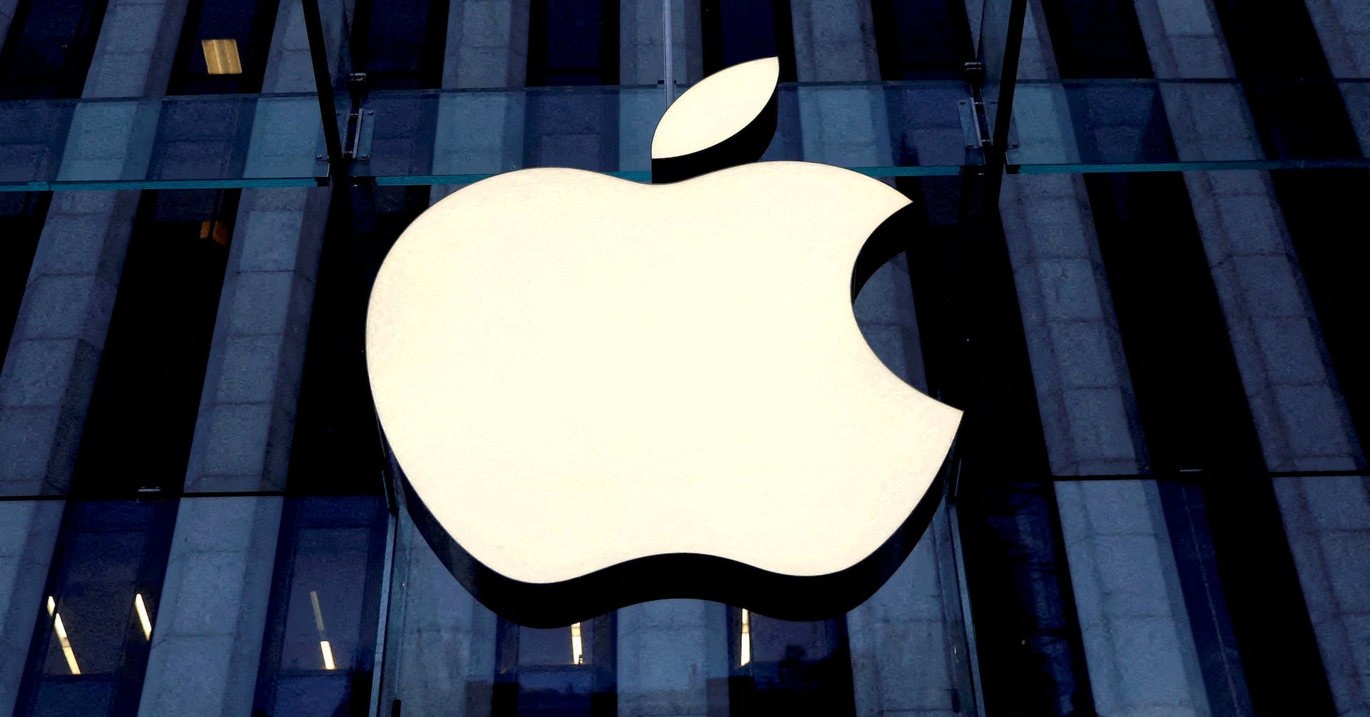 "US Department of Justice Set to File Antitrust Suit Against Apple"