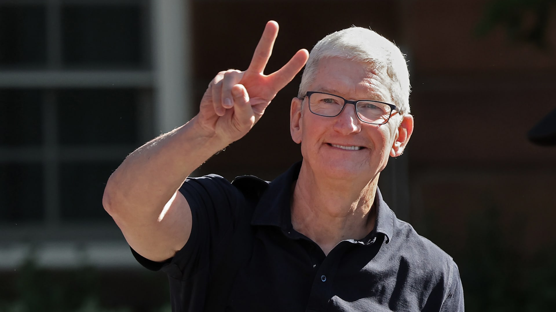 Apple's AI Endeavors: From ChatGPT Rivalry to Record High Stock