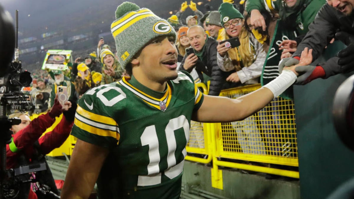 "2024 NFL Playoff Picture: Exciting Bubble Teams, Updated NFC Standings, and Wild Card Matchups"