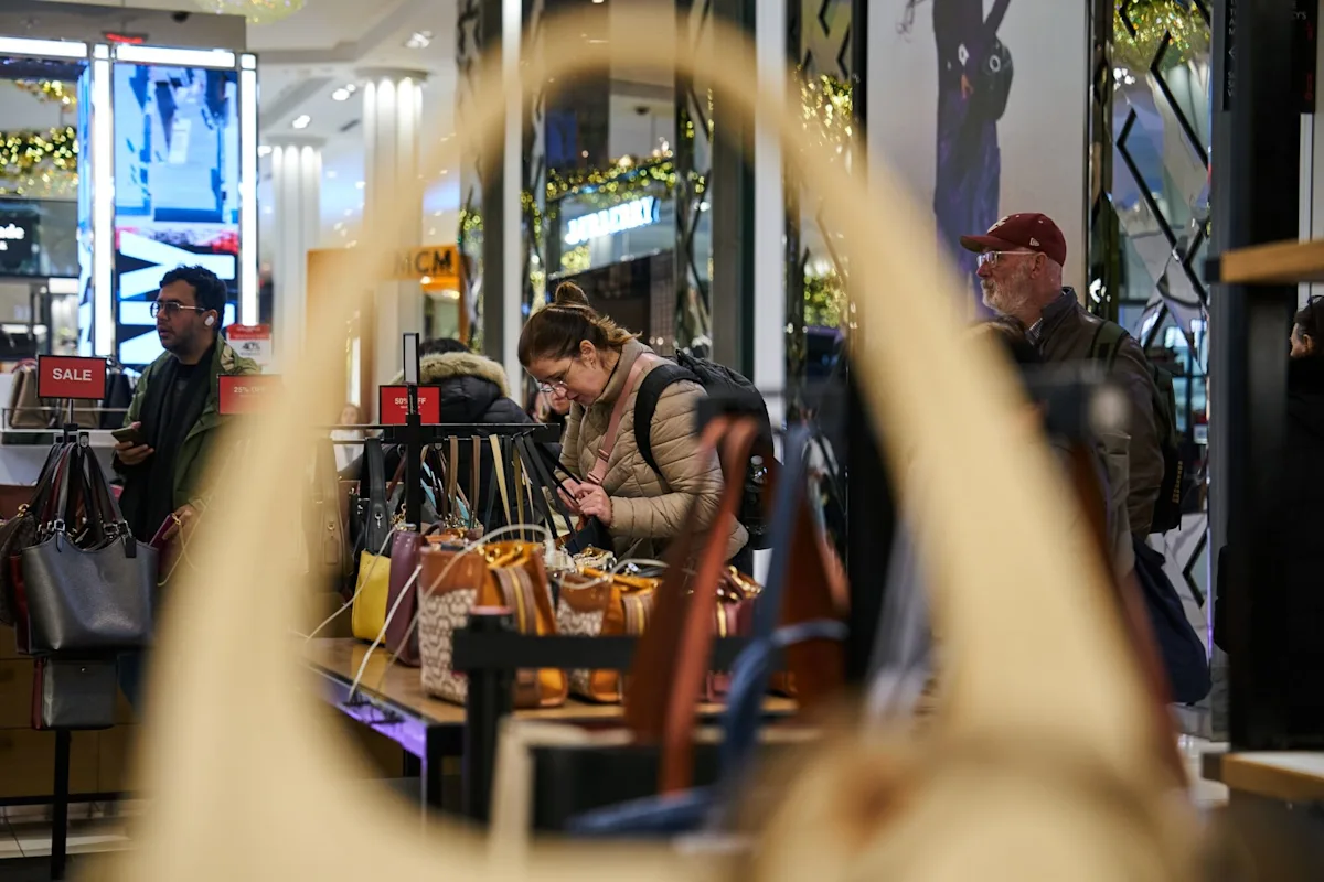 Featured image for Capri and Tapestry Cancel Merger After FTC Intervention