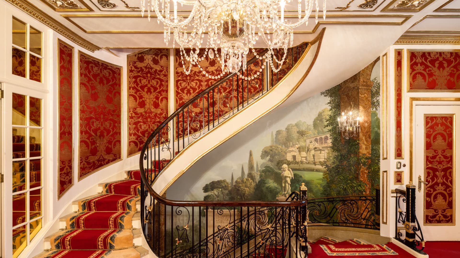 Featured image for Ivana Trump's $22.5 million townhouse remains unsold after a year