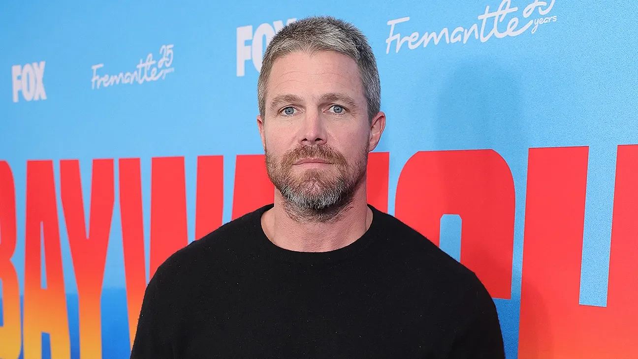 Amell Chases Baywatch Lead at Open Casting, Wins Hobie Buchannon Role