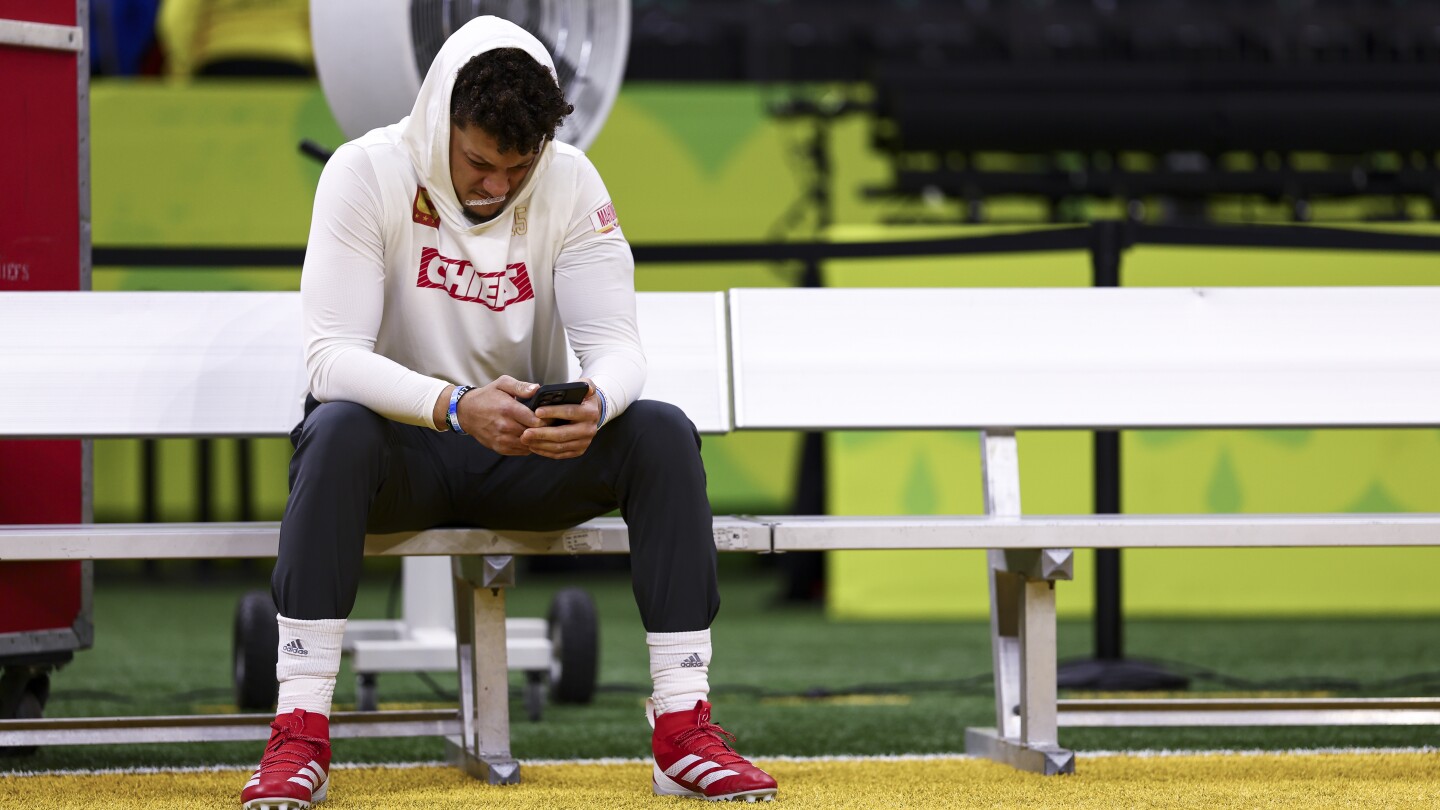 Featured image for Chiefs Seek Revenge in Rare Undercover Home Game Against Eagles