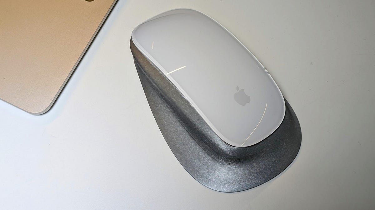 Featured image for Ingenious Engineer Fixes Apple's Flawed Magic Mouse Design