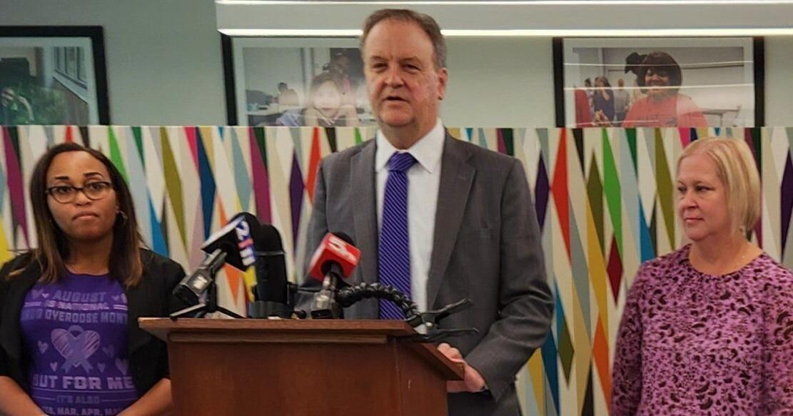 Featured image for "St. Louis County Libraries Combat Opioid Crisis with Narcan Distribution"