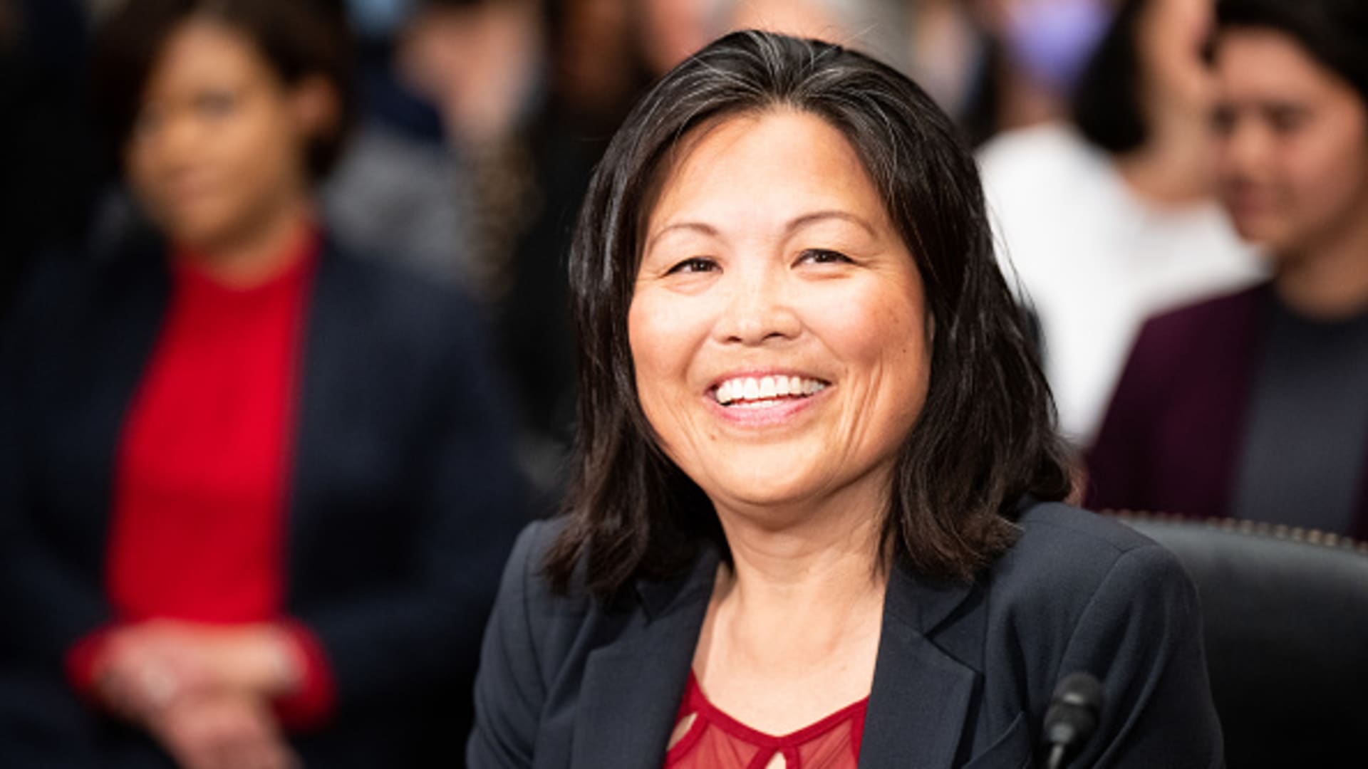 Featured image for Mixed Signals: July Jobs Report Shows Slow Growth but Hints at Economic Recovery