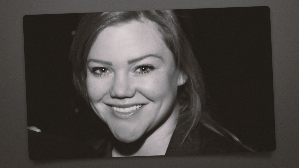 Featured image for Soap Icon Erika Slezak's Daughter Amanda Davies Dies at 42