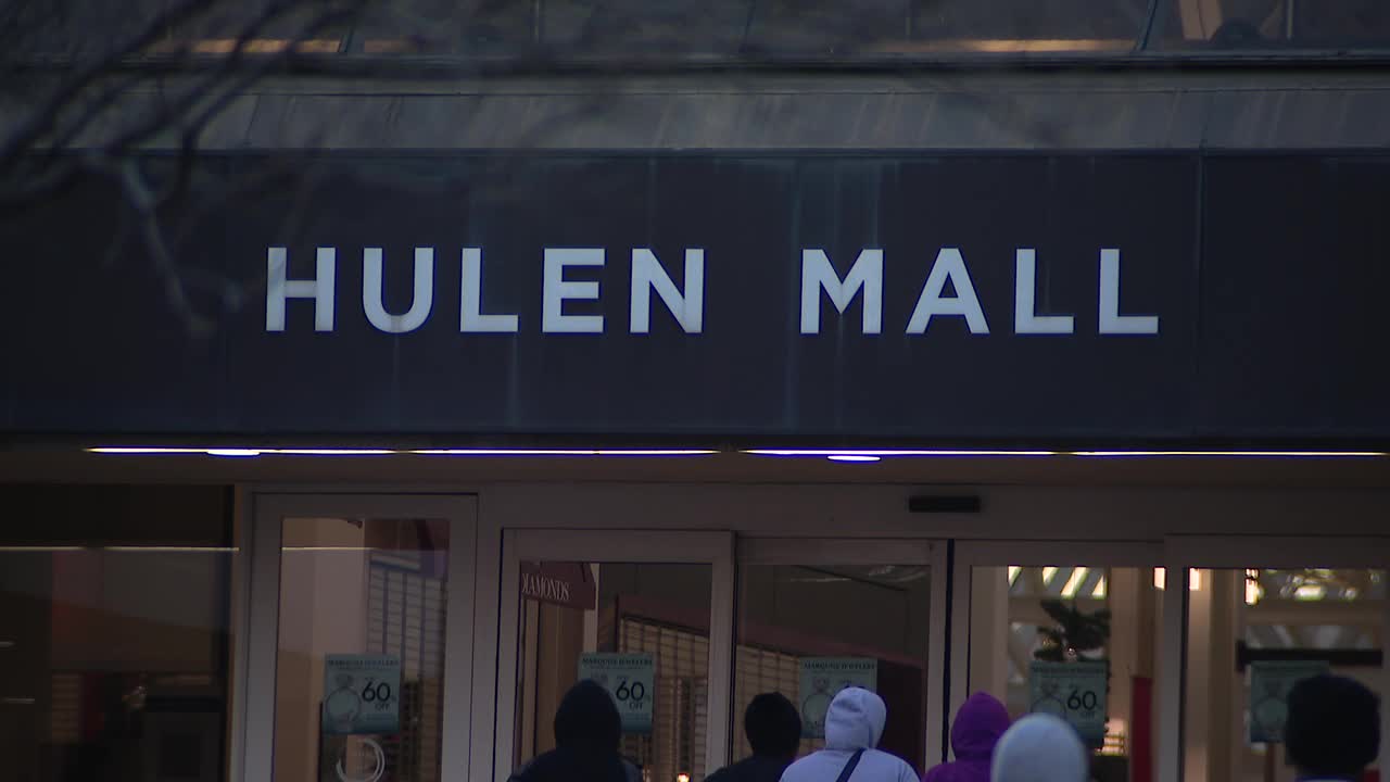 Featured image for Hulen Mall Evacuated Amid Bomb Threat Investigation