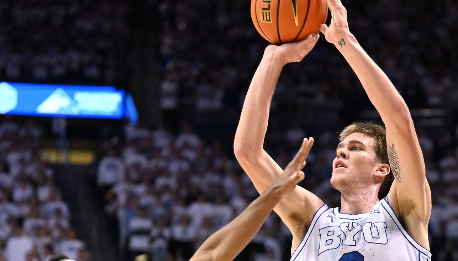 Featured image for "BYU's Upset Bid Falls Short Against No. 4 Houston: A Big 12 Showdown Recap"