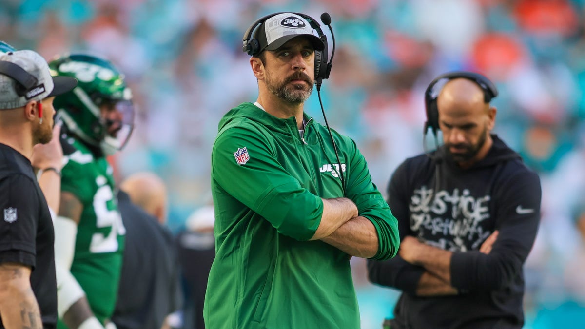 "Aaron Rodgers Unapologetic: The Fallout from His Controversial Comments"