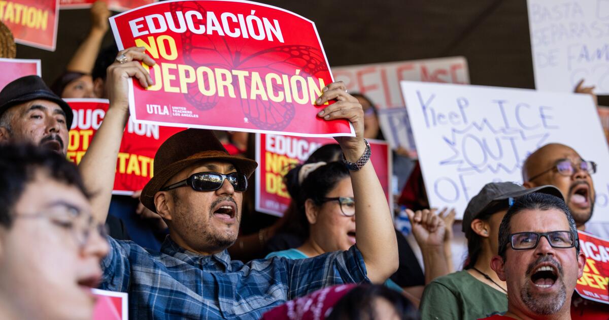 Featured image for Community Demands Release of LA Students Detained by ICE
