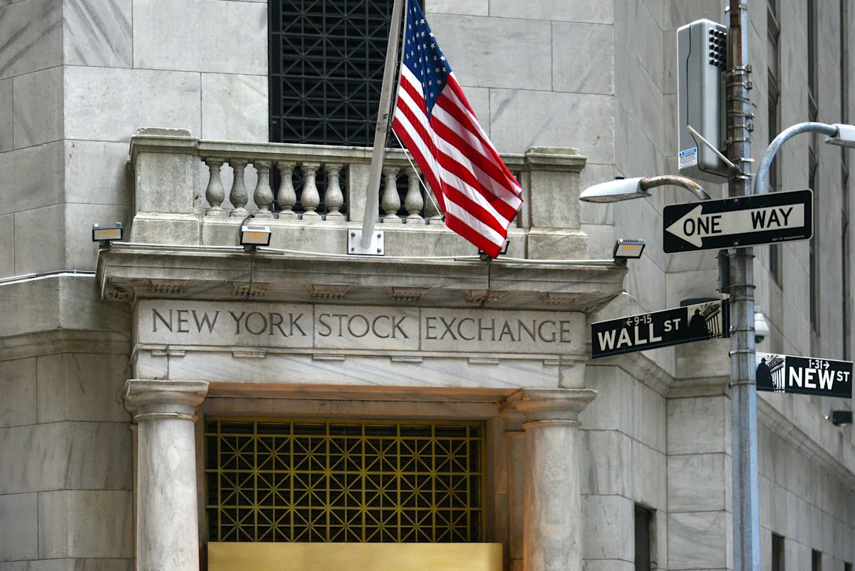 Markets Await Powell's Speech After Rate Cut