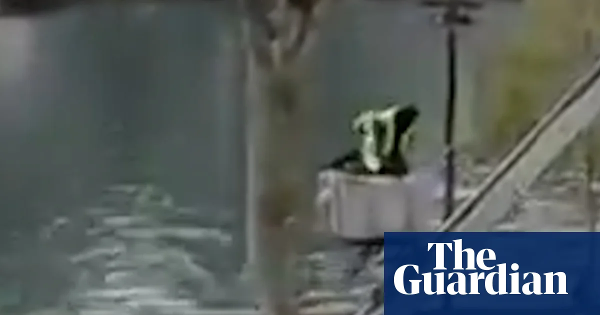 Featured image for Louvre Heist: Thieves’ Dramatic Escape Caught on Video