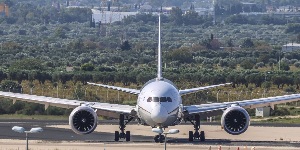 Airline Pilot Indicted for Threatening to Shoot Captain Over Flight Diversion
