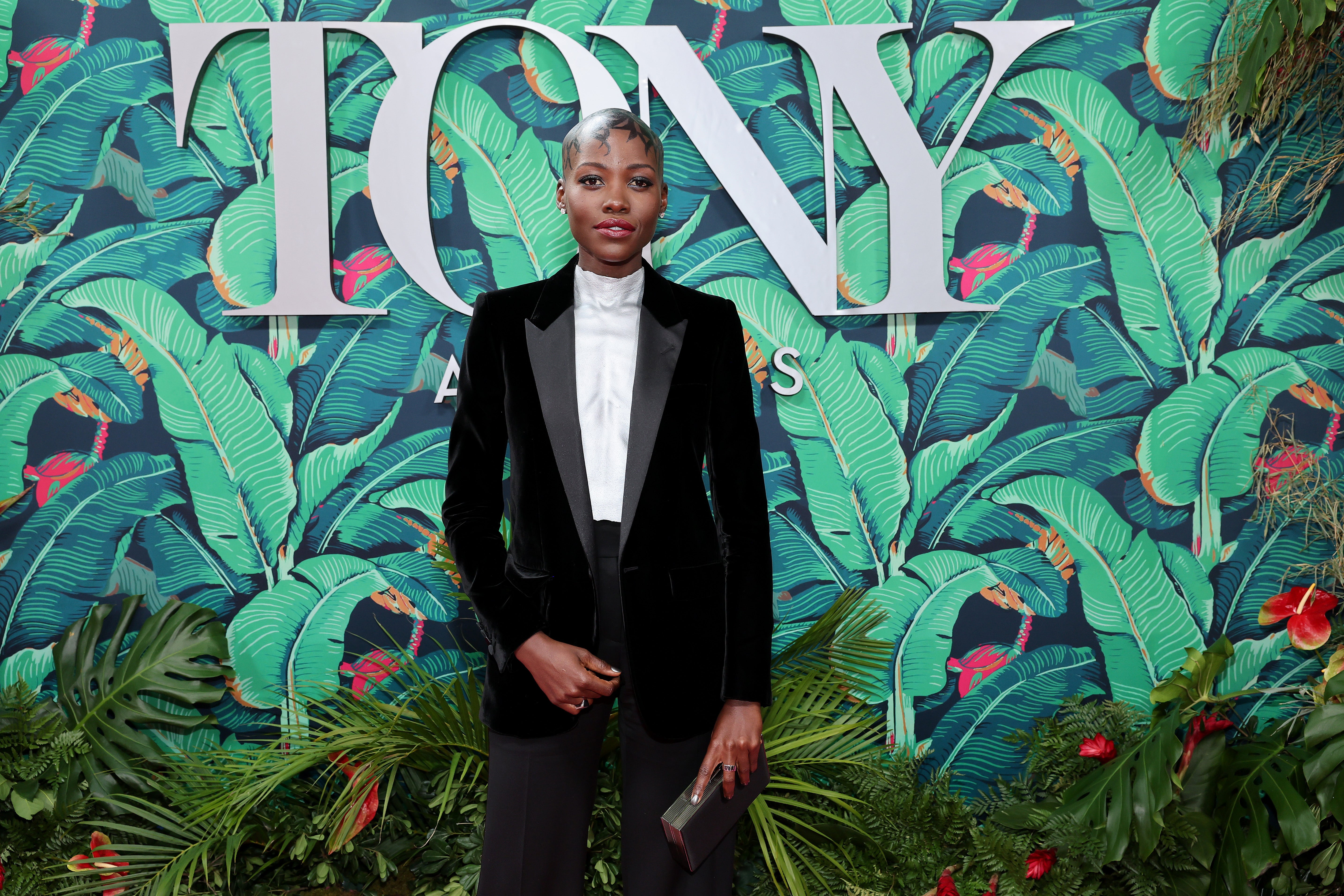 Celebrities make bold fashion statements at 76th Tony Awards.