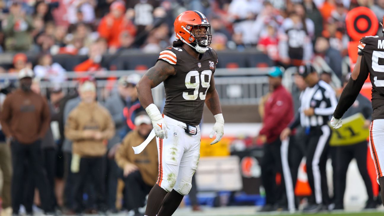 Lions Acquire DE Za'Darius Smith from Browns in Trade
