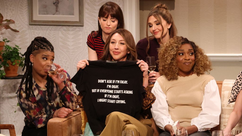 Featured image for 'SNL' Cast Responds to TikToker's Claim About Hiring 'Hot Women'