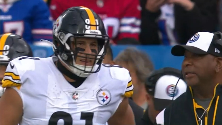 Steelers Re-Sign TE Zach Gentry and OT Le'Raven Clark.