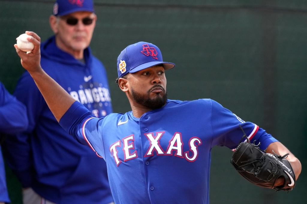 Featured image for Kumar Rocker undergoes Tommy John surgery after Mets draft controversy.