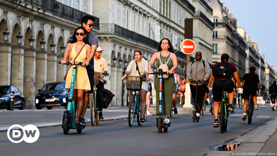Featured image for Paris Says Goodbye to Rental E-Scooters: French Capital Implements Complete Ban