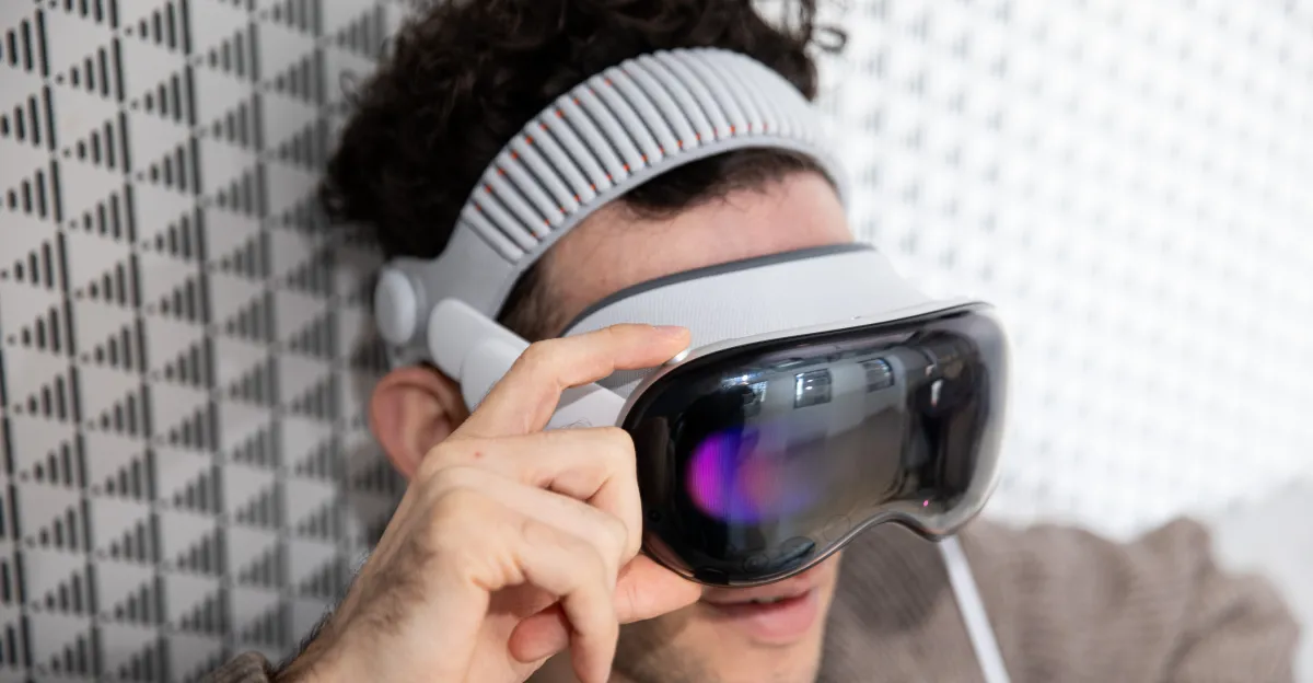 Featured image for Apple Vision Pro M5: Improved, Comfortable, and Developer-Focused