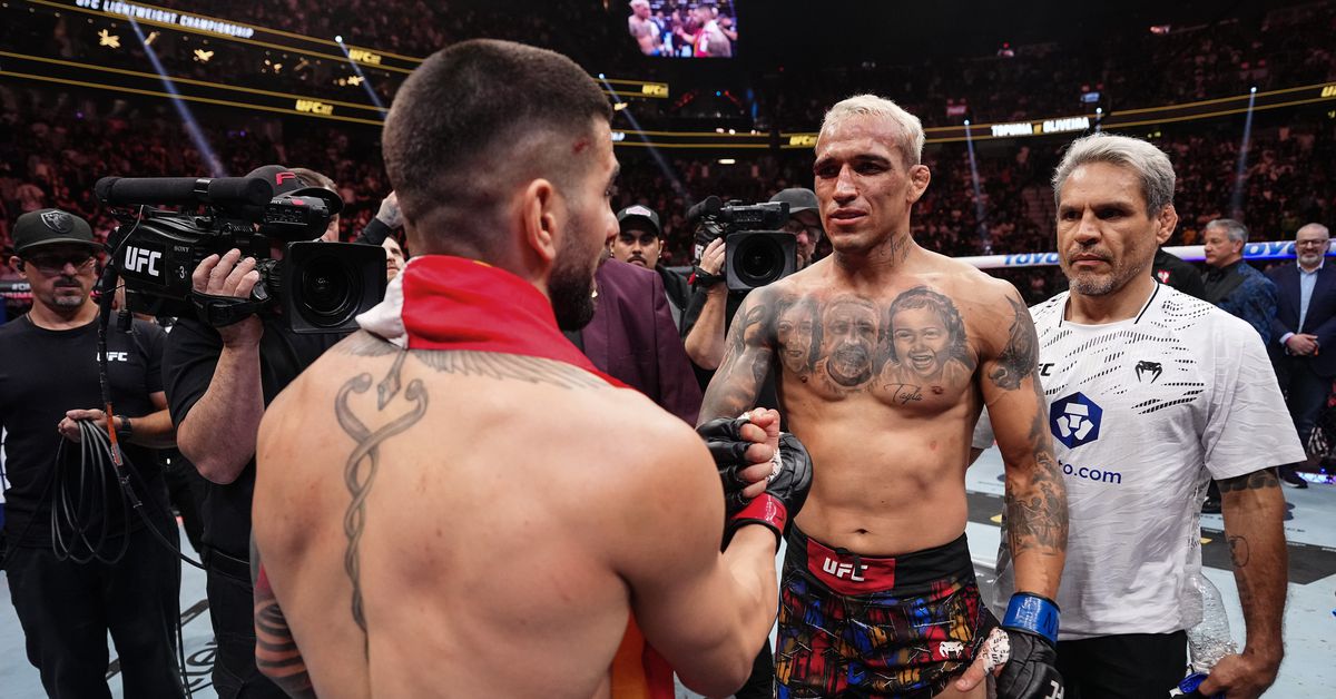 Ilia Topuria Dominates Charles Oliveira at UFC 317, Secures Two-Division Championship