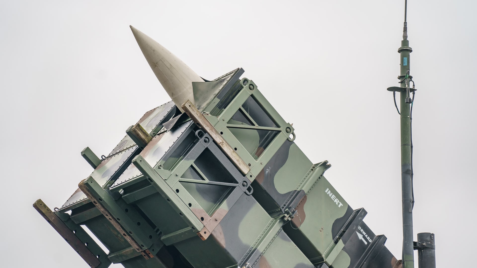 Featured image for Ukraine successfully intercepts Russian hypersonic missile with US Patriot system.