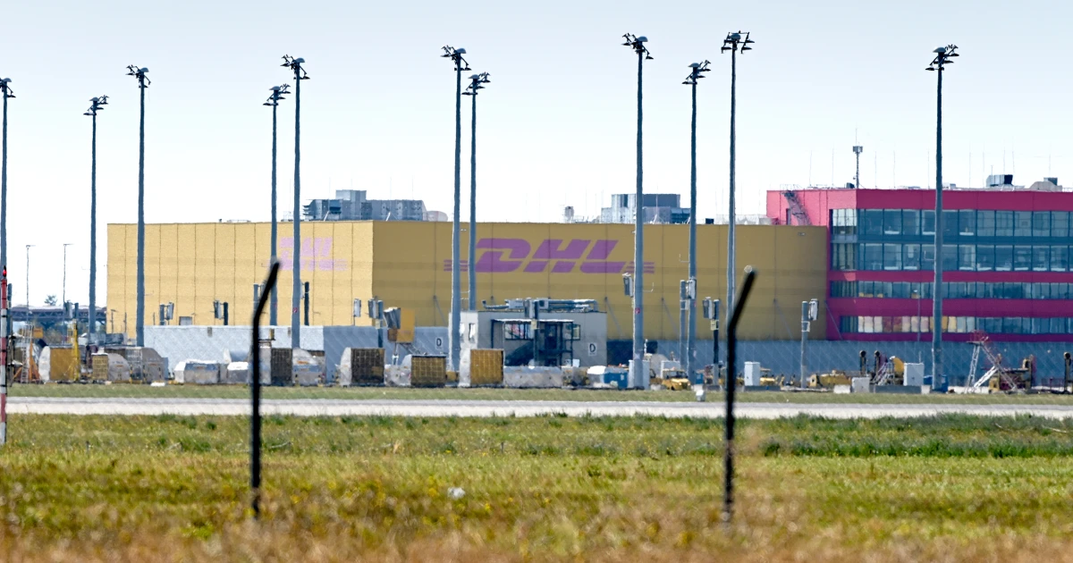 Featured image for Russia Allegedly Plotted Bomb Attacks on US-Bound Cargo Planes