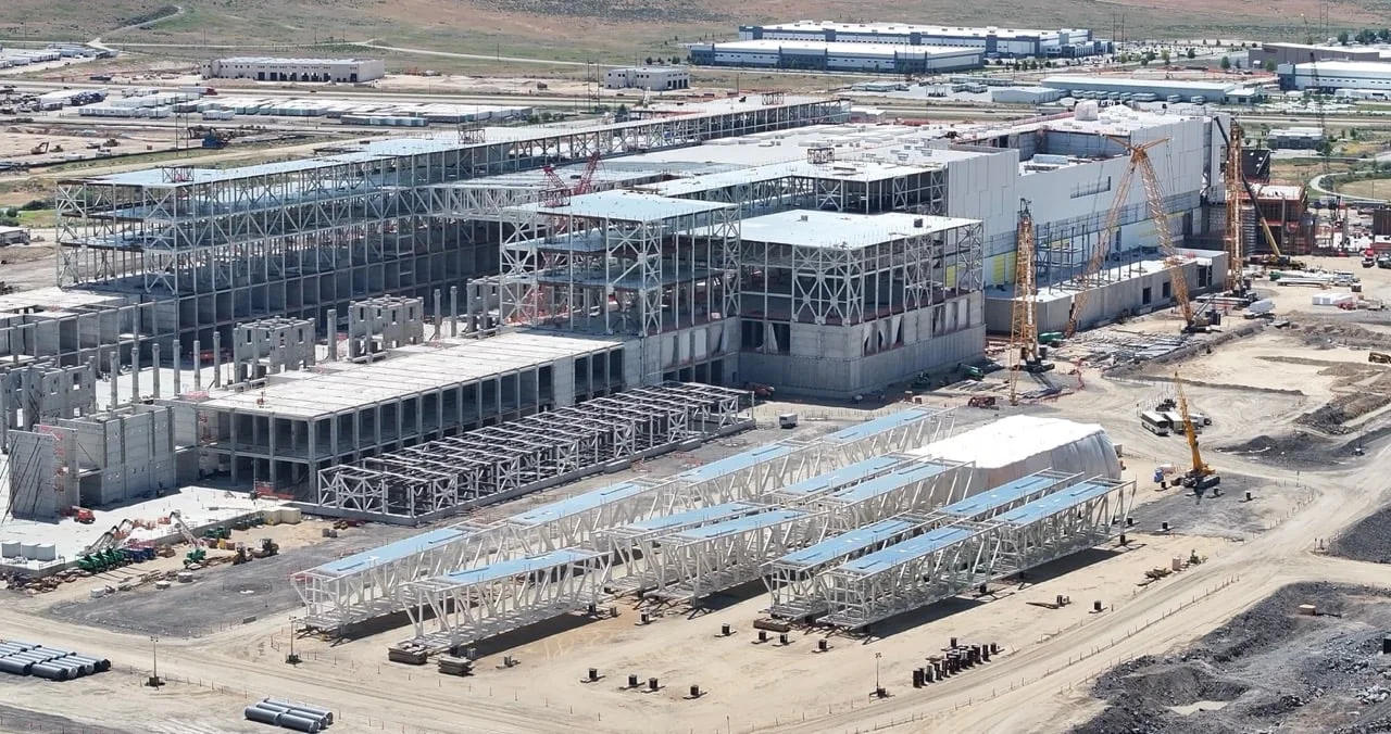 Featured image for Micron's Record Earnings and Stock Surge Driven by AI Memory Boom