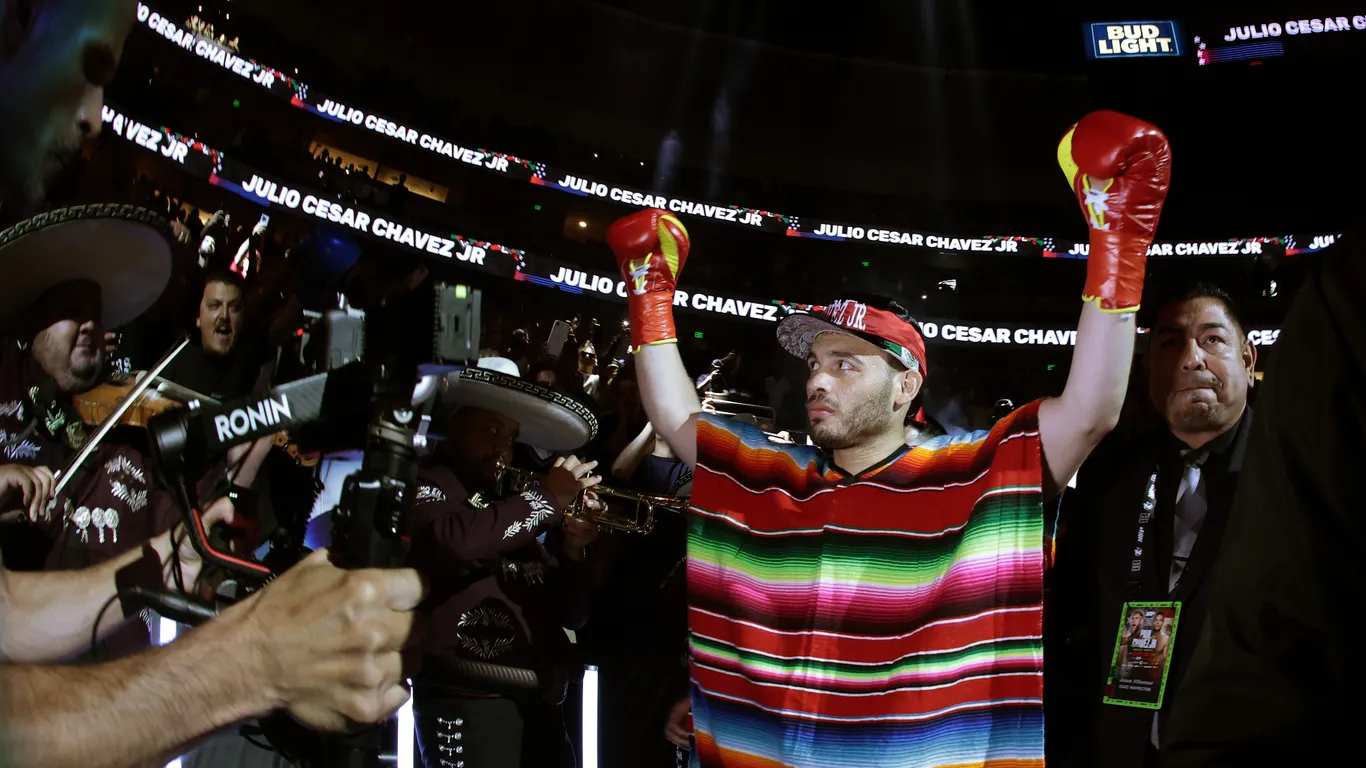 Featured image for Mexican Boxer Julio César Chávez Jr. Detained by ICE Amid Deportation Threat