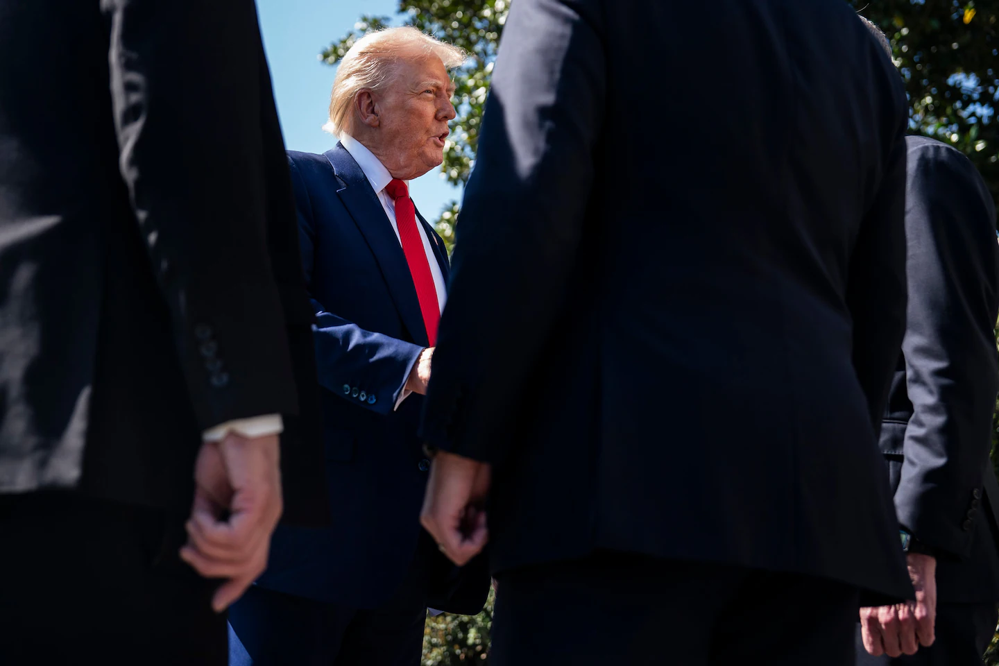 Featured image for Trump administration urges Supreme Court to approve sweeping tariffs amid high stakes