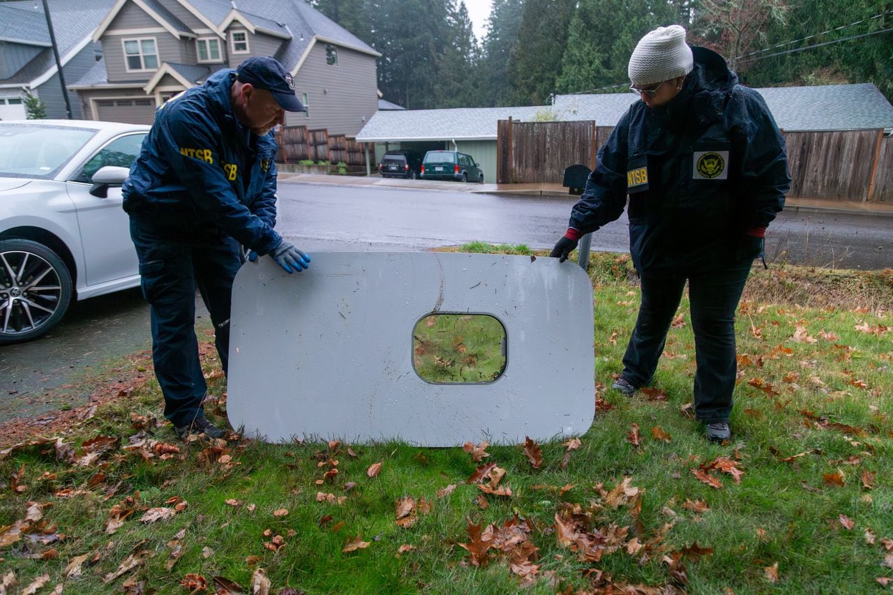 "Troubles Mount for Boeing 737 Max as United Airlines Uncovers New Issues"
