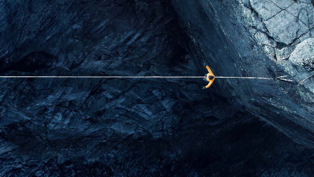 "Exploring Apple's Vision Pro: Stunning Original Content and Indie Apps Await"