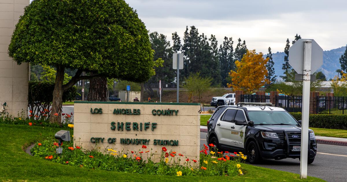 Featured image for Teenage girl fatally shoots herself inside L.A. County Sheriff's station