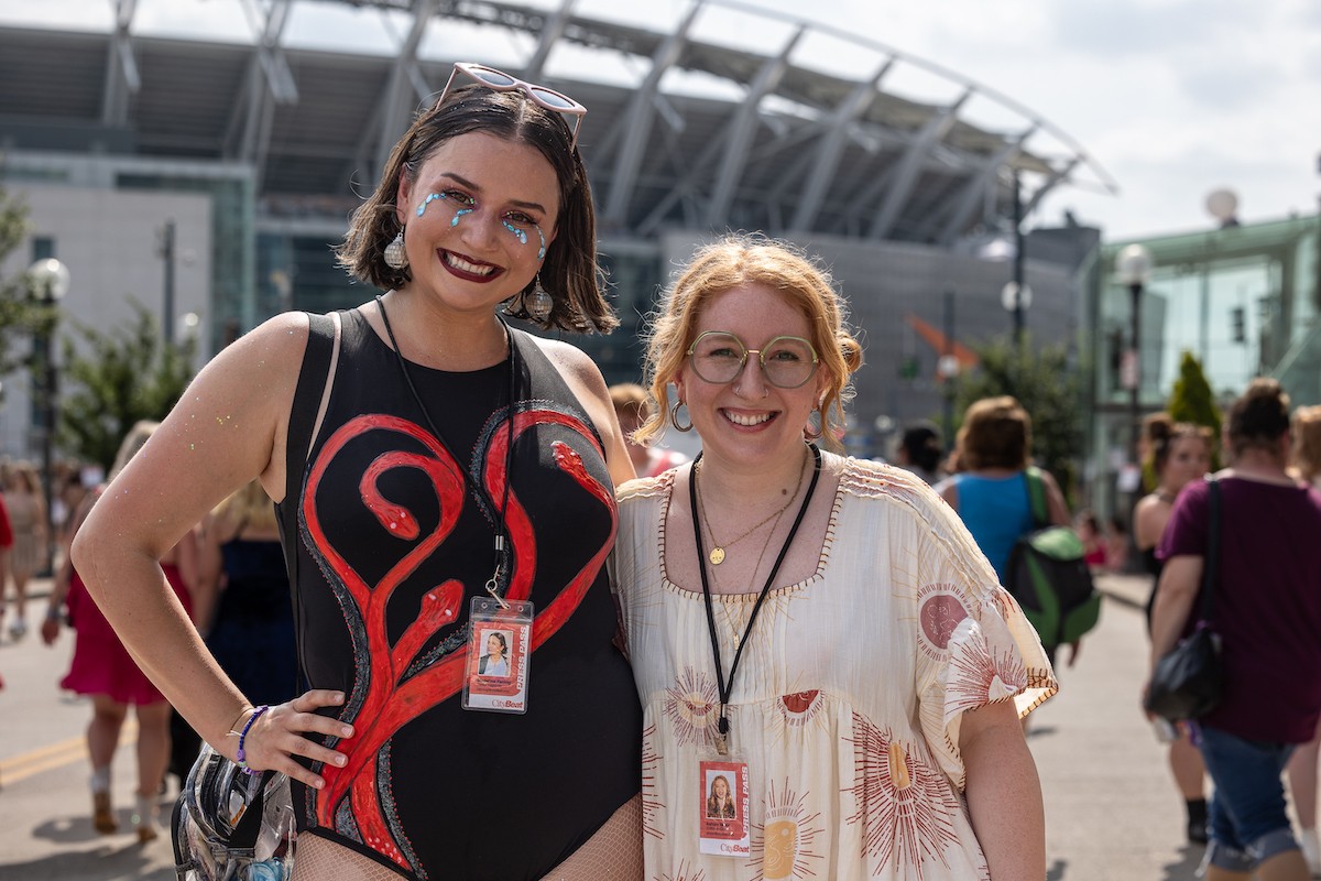Swiftie vs. Non-Swiftie: A Concert Review Showdown