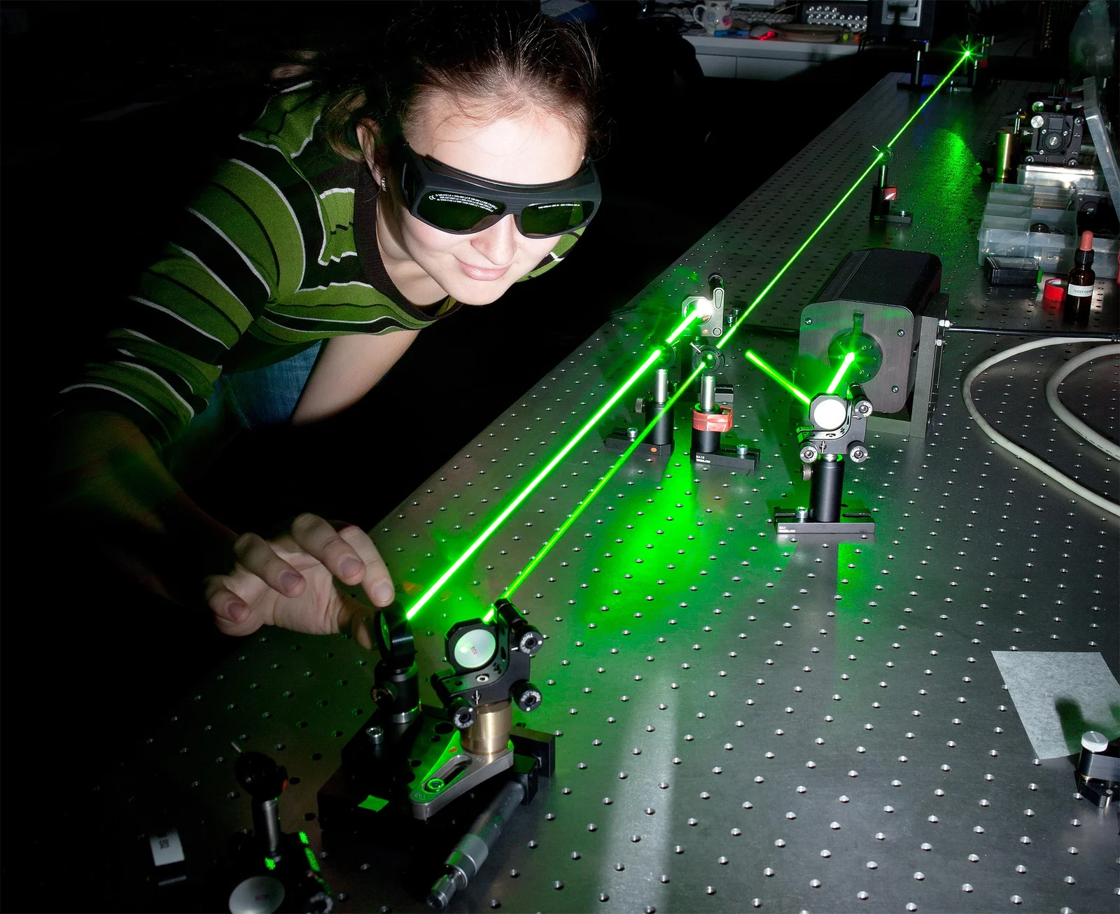 Quantum Physics Experiments Reveal 'Negative Time' Phenomenon