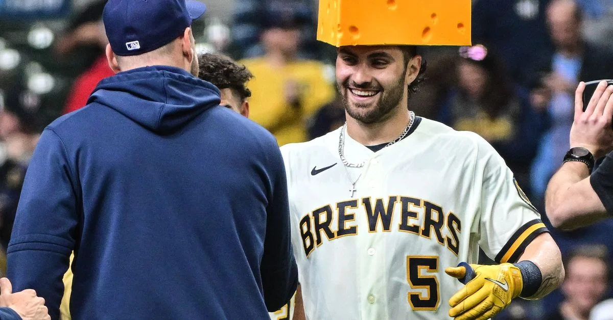 Brewers Sweep Mets with Walk-Off Win and Home Run Streak.