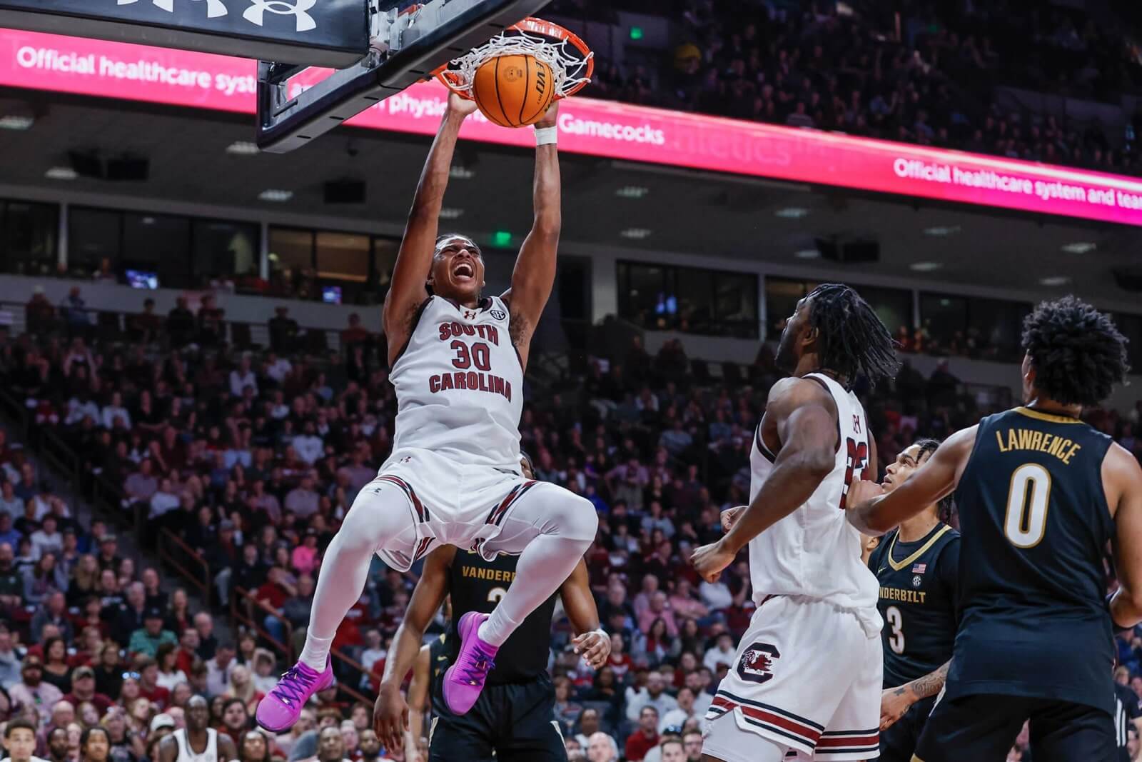 Featured image for Indiana Hoosiers Set for Showdown with South Carolina Gamecocks