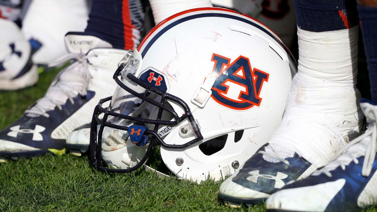 "Auburn Mourns Loss of College Football Hall of Famer Terry Beasley"