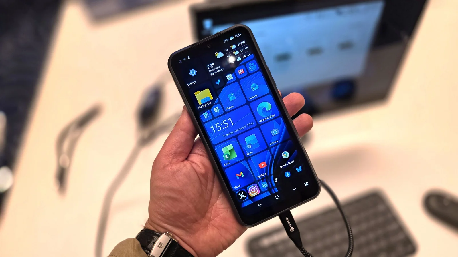 NexPhone: a Windows 11–powered pocket PC with dual-OS power coming in 2026