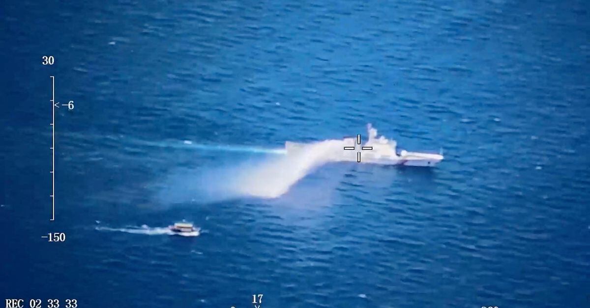 Philippine President Denies Promise to China on Warship Removal
