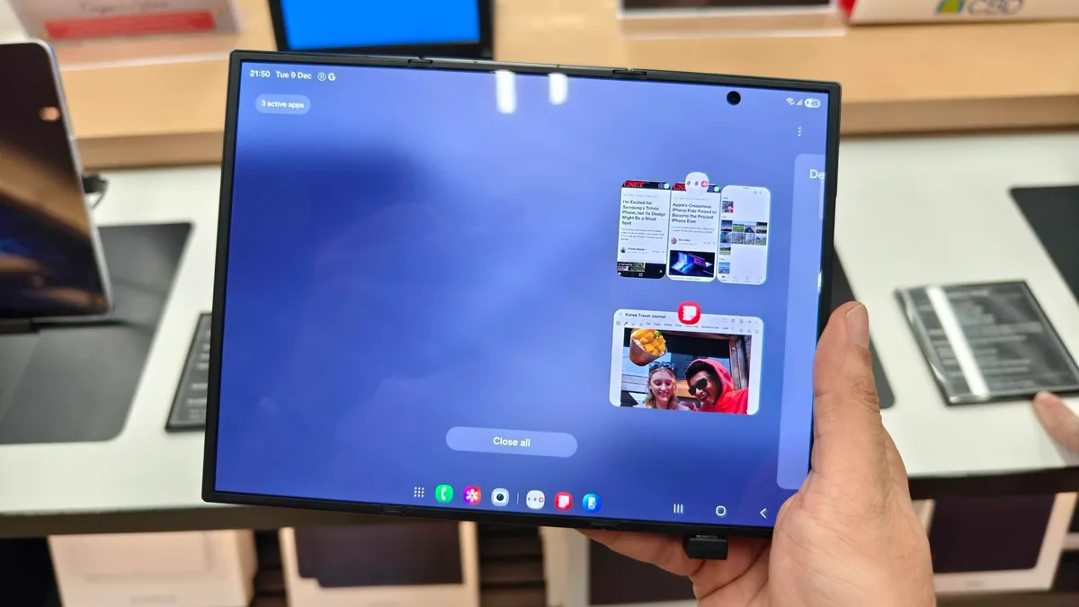 Featured image for Samsung Galaxy Z TriFold and Z Fold 7: A Comparative Review and Market Impact