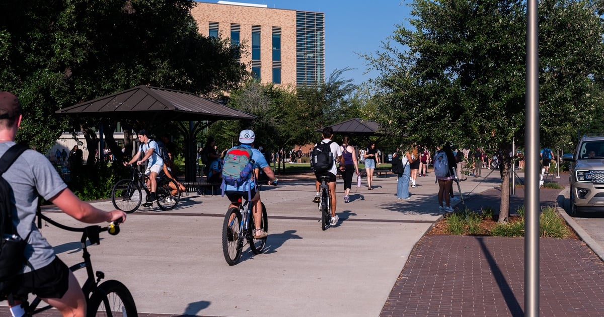 Featured image for Pell Grant Cuts Endanger College Access and State Economies