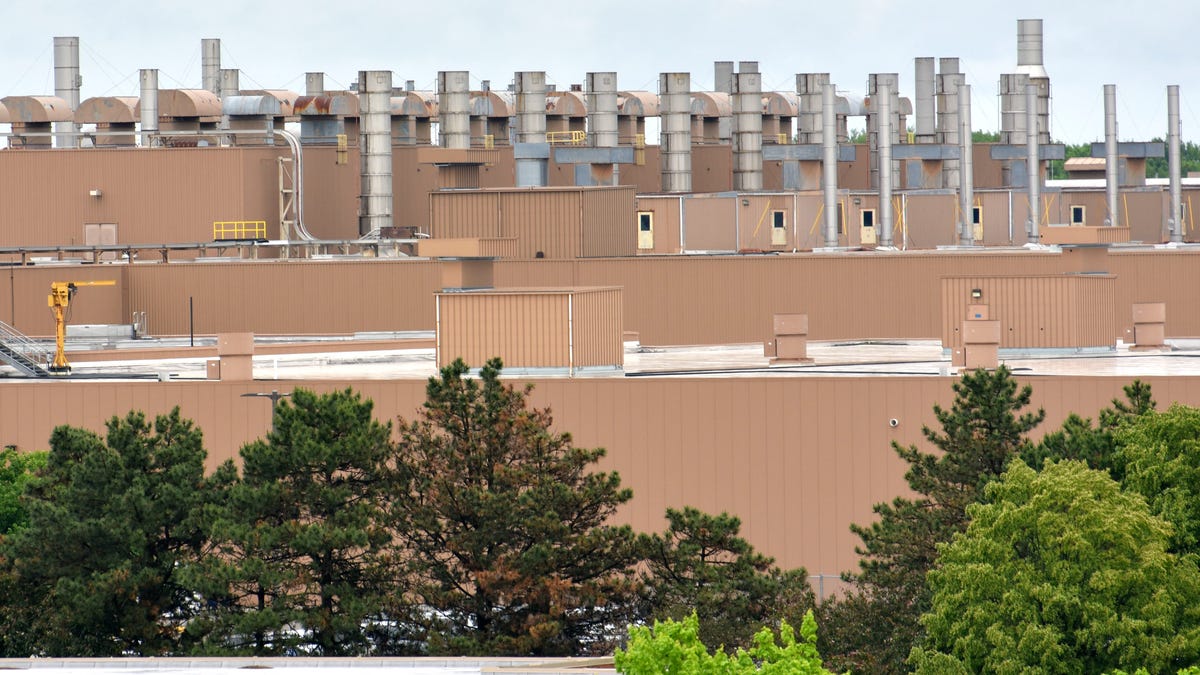 Featured image for Mixed Reactions to GM-UAW Contract Ratification